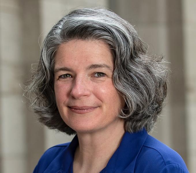 Tessa Warren headshot