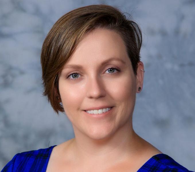 Lauren Bates Headshot